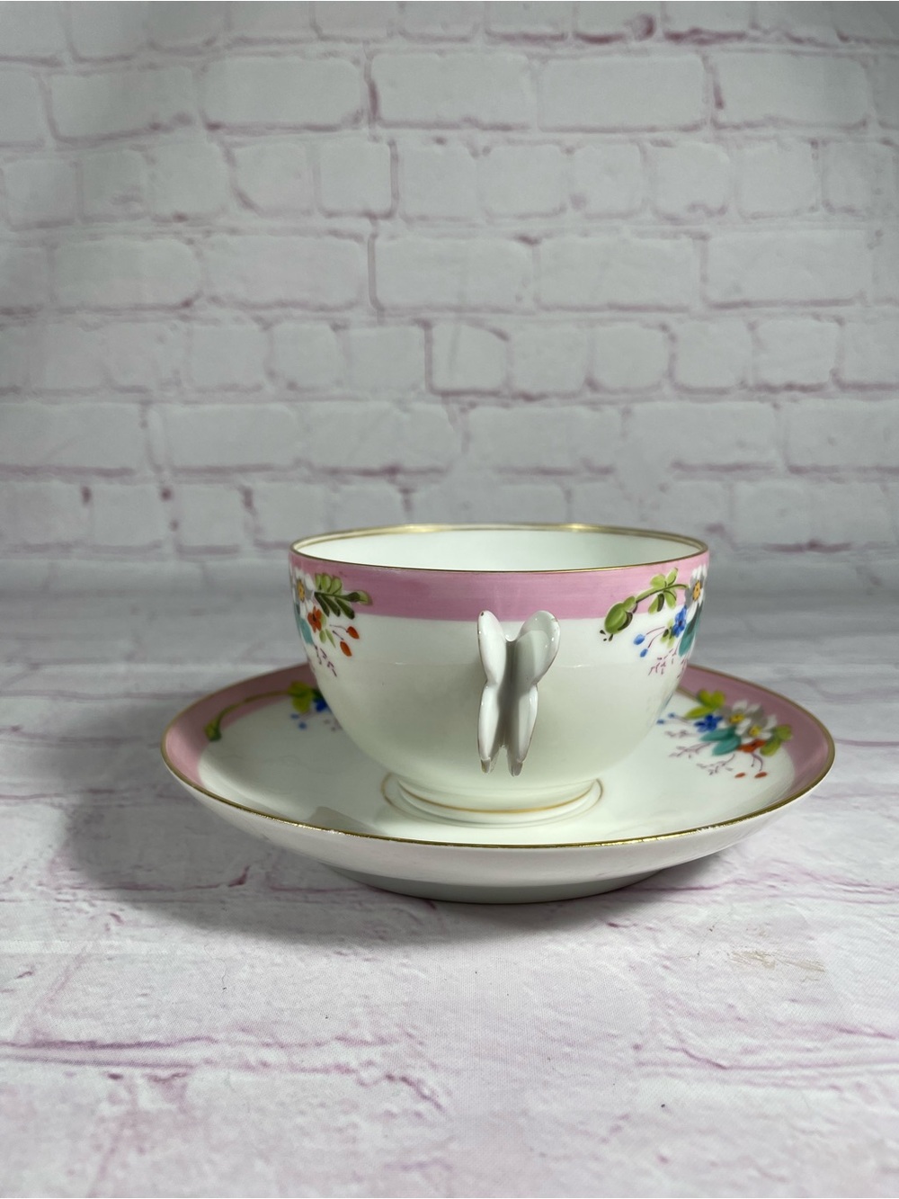 Vintage Floral and Butterfly Gold Trim Porcelain Teacup and Saucer Set - Picture 5 of 11